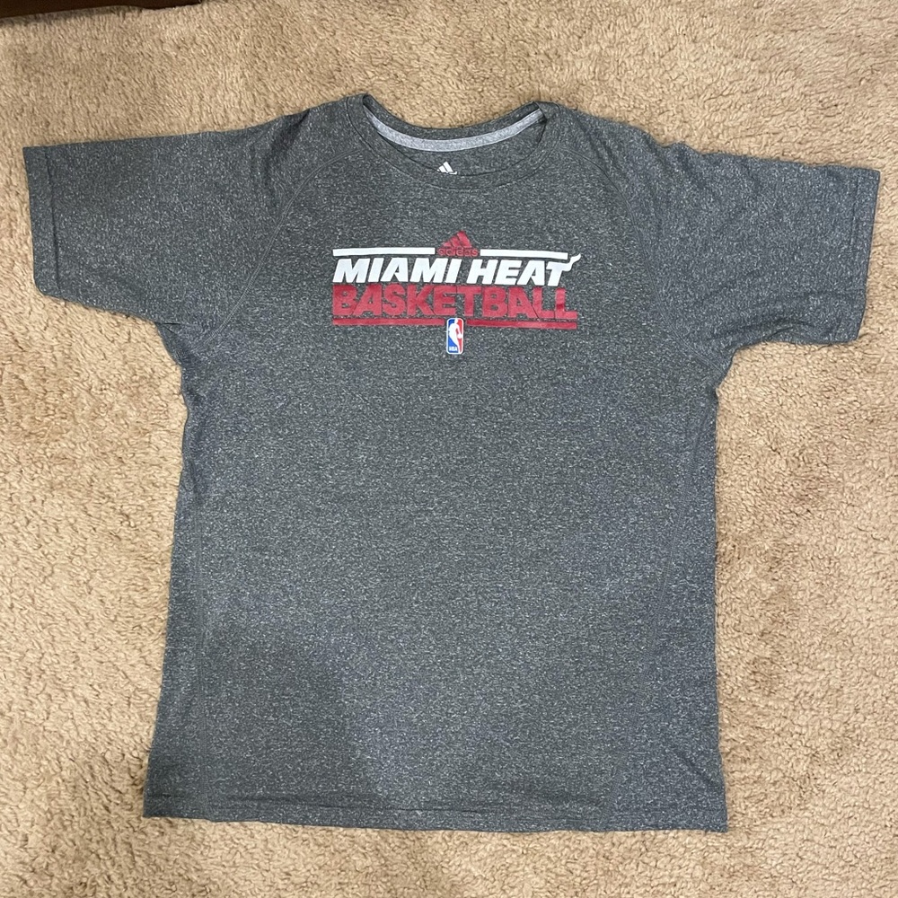 Adidas NBA Miami Heat Basketball Youth XL  Shirt.